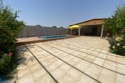 عمارت آرتین استخردار چهار فصل با فوتبال دستی در چهارباغ