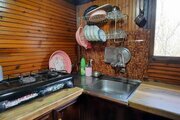 کلبه دوطبقه چوبی درختی صنوبر در بومگردی سوادکوه