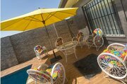 عمارت آرتین استخردار چهار فصل با فوتبال دستی در چهارباغ