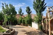 واحد تکخواب توت شمرونی در بومگردی برزک