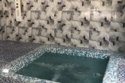 کلبه دوبلکس استخردار تکخواب جنگلی کاج در اسالم