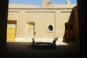 اتاق دراقامتگاه بومگردی در طبس