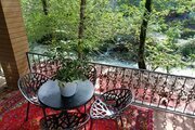 واحد در طبقه دوم ویلای لب رودخونه دردل جنگل اسالم