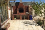 عمارت آرتین استخردار چهار فصل با فوتبال دستی در چهارباغ