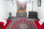 اتاق در اقامتگاه بومگردی در صومعه سرا