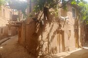 اتاق همکف اقامتگاه سنتی در نطنز | محوطه اطراف