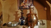 اتاق کرشاهی در اقامتگاه بومگردی کاشان