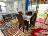 باغ ویلا نزدیک ماسوله دو خواب مبله در فومن | میز ناهارخوری