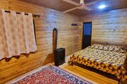 سوئیت تکخواب کلبه نگار در روستا پاقلعه