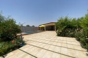 عمارت آرتین استخردار چهار فصل با فوتبال دستی در چهارباغ