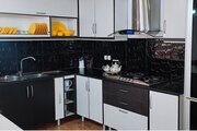 خانه ویلایی دو خوابه نارنجی در نور