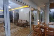 واحد تکخواب استخرگاه در طبقه اول ویلای رودبار