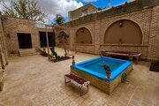 اتاق سنتی شبستان در اقامتگاه بومگردی شاهین شهر و میمه