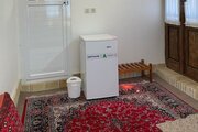 اتاق شاه نشین در اقامتگاه بومگردی دامغان