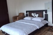 واحد تکخواب استخرگاه در طبقه اول ویلای رودبار