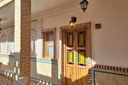اتاق 1فرش در طبقه اول اقامتگاه بومگردی نطنز | ورودی اتاق فرش