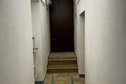 واحد سنتی تکخواب ماه نشین در بومگردی کاشان | راهروی ورودی و جاکفشی 