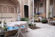 اتاق اقامتگاه بومگردی 2 نفره فروغ فرخزاد در یزد