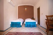 اتاق 4 نفره  تار و تنبور  در هتل سنتی کاشان