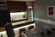 اتاق 102 در مسافرخانه مشهد