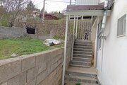 واحد تک خواب حاتم در طبقه اول ویلا رودبارک