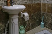 کلبه دوخوابه باجکوزی روباز در وانکوه | سرویس بهداشتی