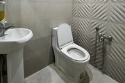 سوئیت مبله 7 در خیابان انقلاب