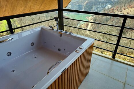 واحد دوبلکس دوخواب در طبقه دوم ویلا جنگلی گیسوم در بهشهر