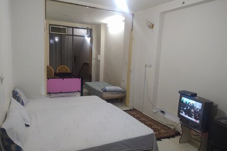 سوئیت پنج تخت کاج در قم