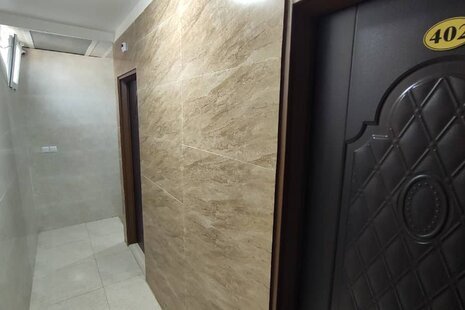 اتاق 402 دو تخت در مسافرخانه قم