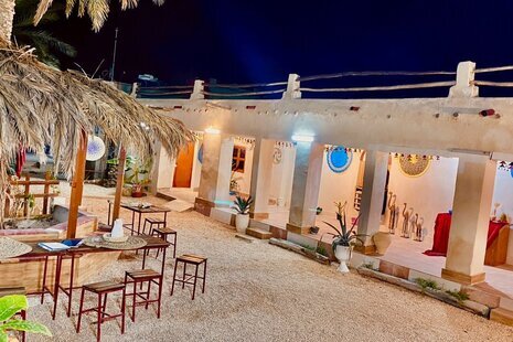 اتاق بابشاد سیرافی در اقامتگاه بومگردی کنگان