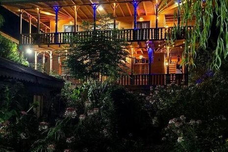 اتاق می جان طبقه اول در بوم گردی رشت