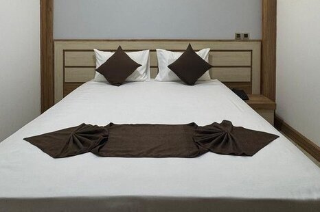 اتاق سه نفره اندرزگو در هتل مشهد