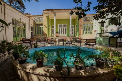 اتاق استاد تاج 4 تخت هاستلی ویژه آقایان در اقامتگاه بومگردی اصفهان