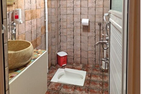 اتاق ناریکا در اقامتگاه بومگردی فومن