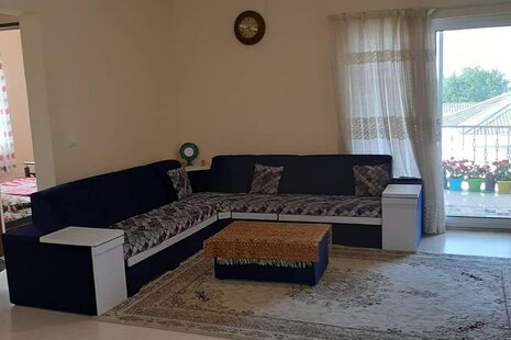 واحد تکخواب در طبقه دوم ویلای متل قو
