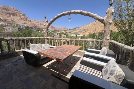 ویلا باغ دو طبقه تک خواب آنیا در شیراز