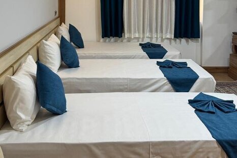 اتاق چهار نفره اندرزگو در هتل مشهد