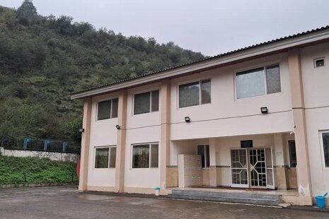 اتاق 3 تخت در اقامتگاه بومگردی آمل 4