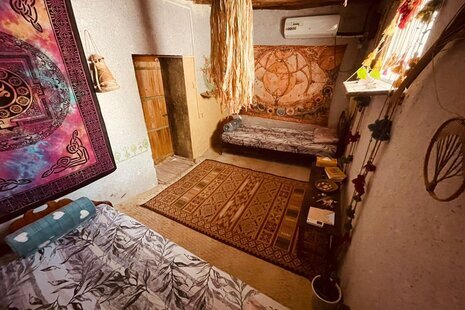 اتاق گنو در هاستل هرمز