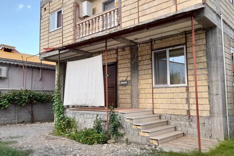 واحد مبله تکخواب در طبقه اول ویلا تالش