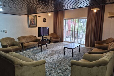 واحد مبله سه خواب استخردار طبقه همکف ویلا در رامسر