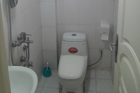 اتاق 203 دو تخت در مسافرخانه میدان خراسان