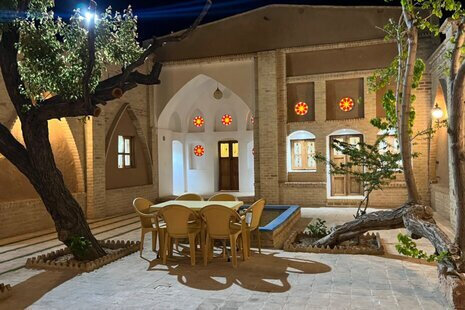 اتاق شبستان در بومگردی شاهین شهر و میمه