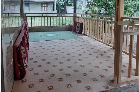 واحد تکخواب درطبقه همکف ویلا گل تاج ماسال