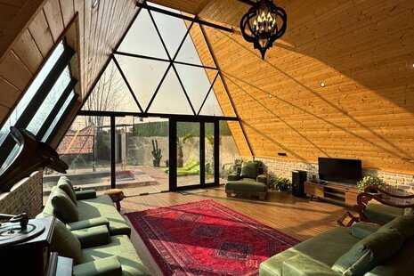 کلبه سوئیسی استخردار دوخواب آرتام 2 در رامسر