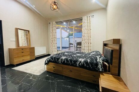 خانه ویلایی سه خواب استخردار بنفشه در چهارباغ