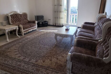 واحد تکخواب خاله معصومه در طبقه دوم ویلای امامزاده عبداله