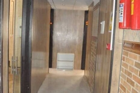 واحد پنج تخت در مسافرخانه مشهد