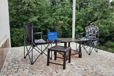 واحد تکخواب تراس دار در طبقه اول ویلای آمل